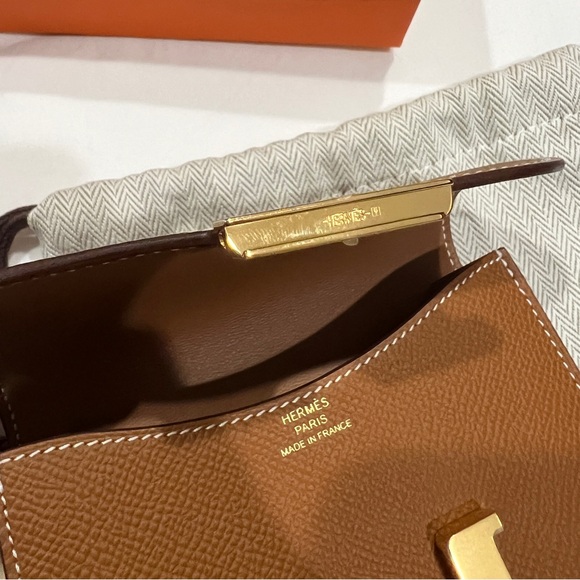 Hermes
Constance Slim Wallet Evercolor - Picture 9 of 12